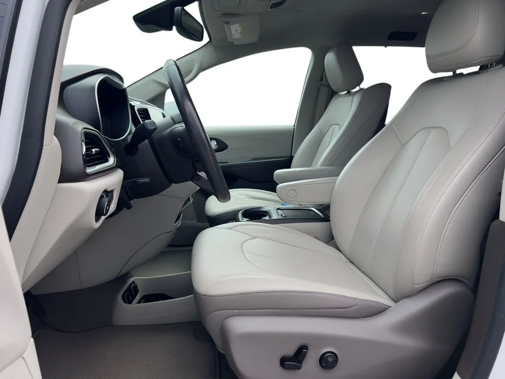 Used 2020 White Chrysler Touring L Plus image 6