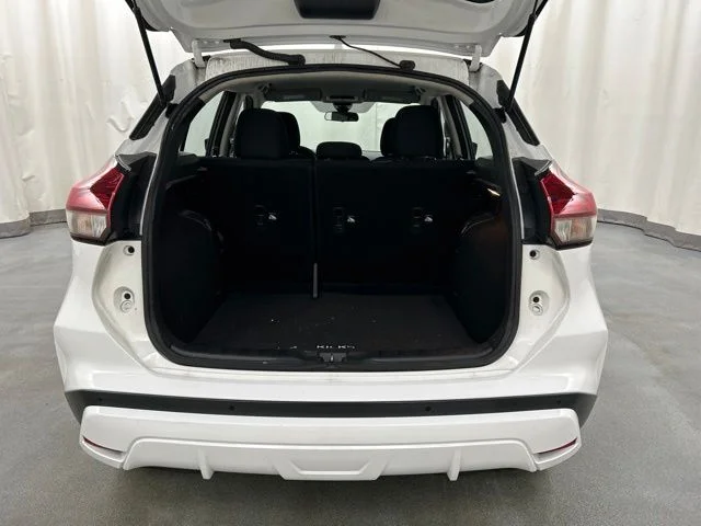 Used 2024 White Nissan S image 24