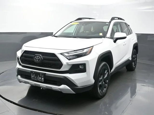 Used 2022 White Toyota Adventure image 3