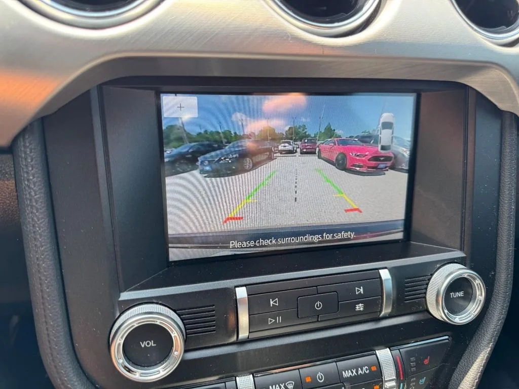 Used 2019 Magnetic Metallic Ford GT Premium image 19