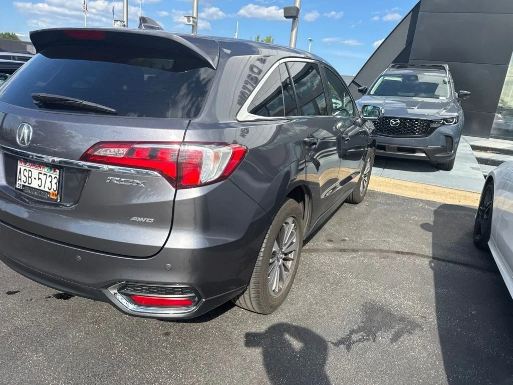Used 2018  Acura Advance Package image 5