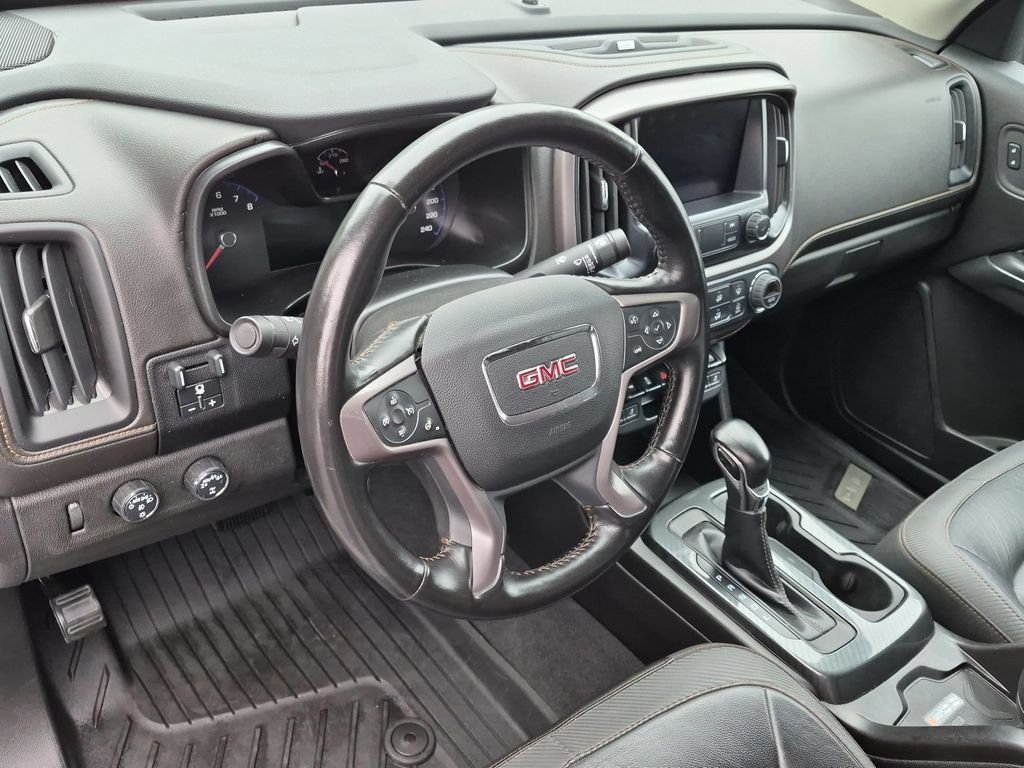 Used 2022 White GMC AT4 w/Leather image 12