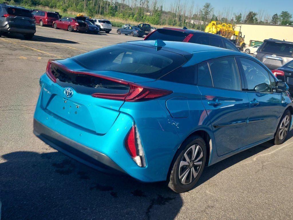 Used 2017 Blue Toyota Advanced image 9