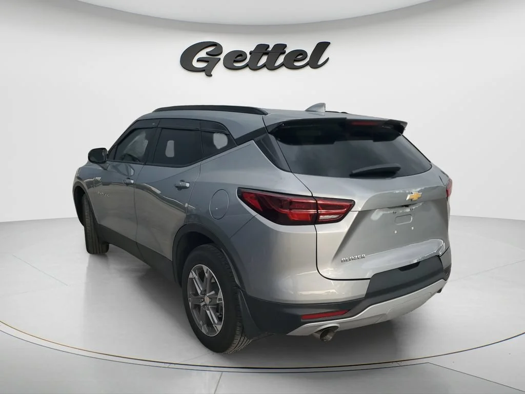 Used 2023 STERLING GRAY METALLIC Chevrolet LT image 5