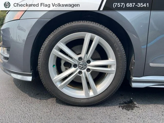 Used 2015 Platinum Gray Metallic Volkswagen TDI SEL Premium image 5