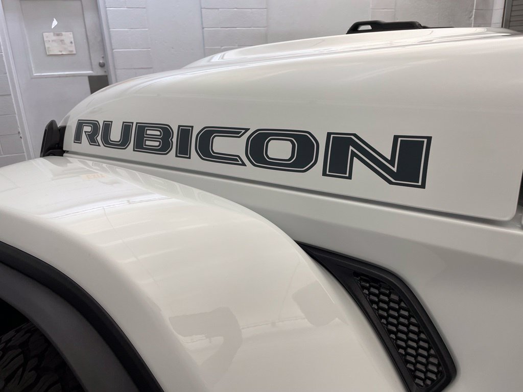 New 2026 Bright White Clear-Coat Exterior Paint Jeep Rubicon image 9