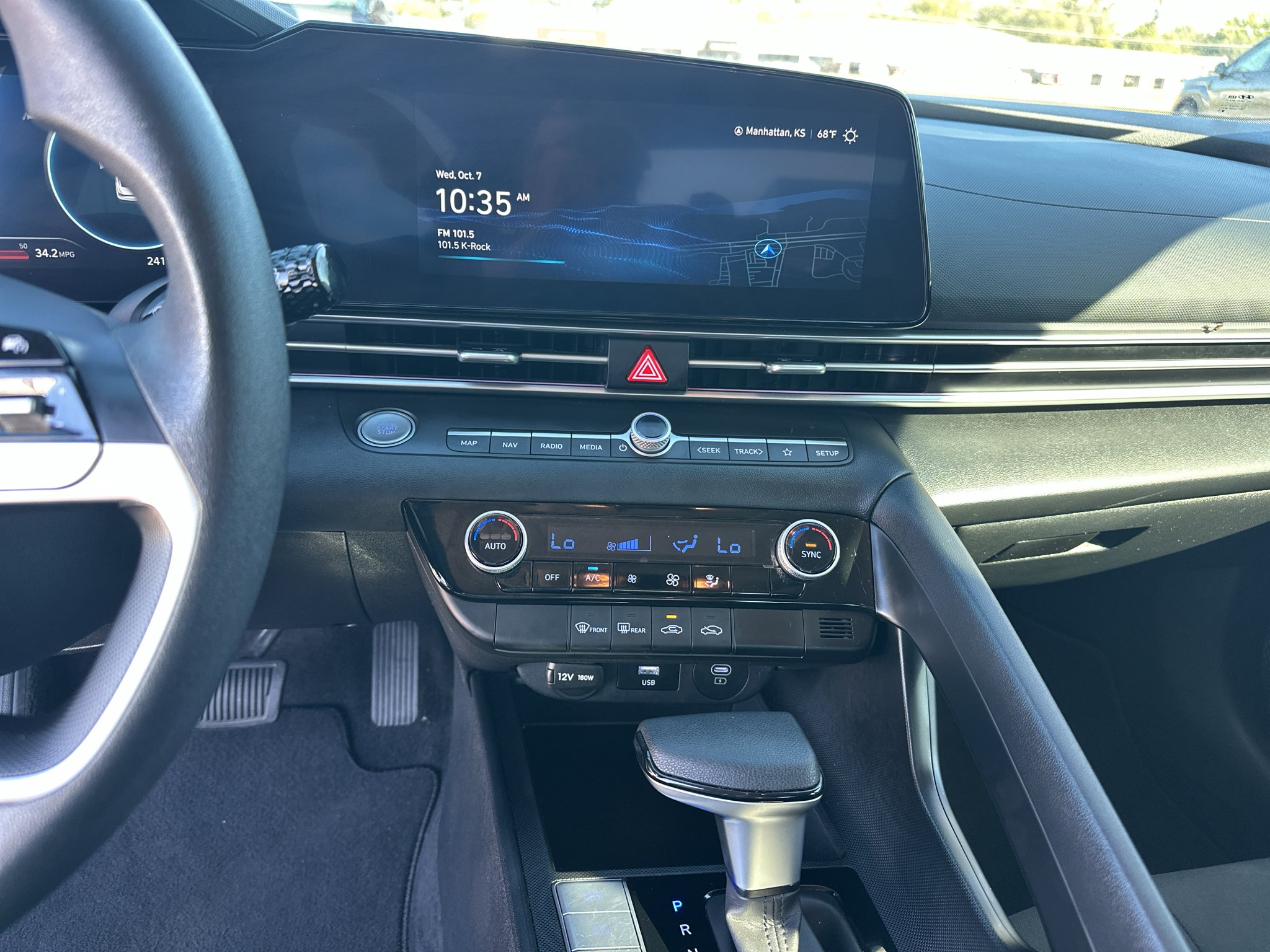Used 2024 Ultimate Red Hyundai SEL image 4