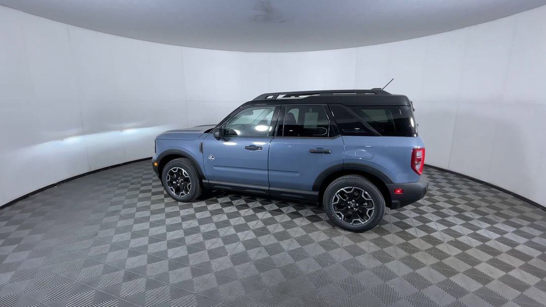 New 2026 Azure Gray Metallic Tri-Coat Ford Outer Banks image 6