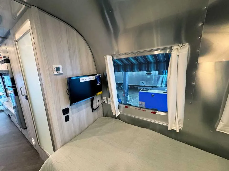 New 2027 SILVER AIRSTREAM  image 34