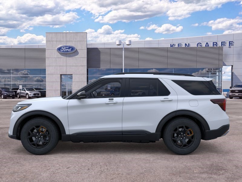 New 2026 Space White Metallic Ford Tremor image 3
