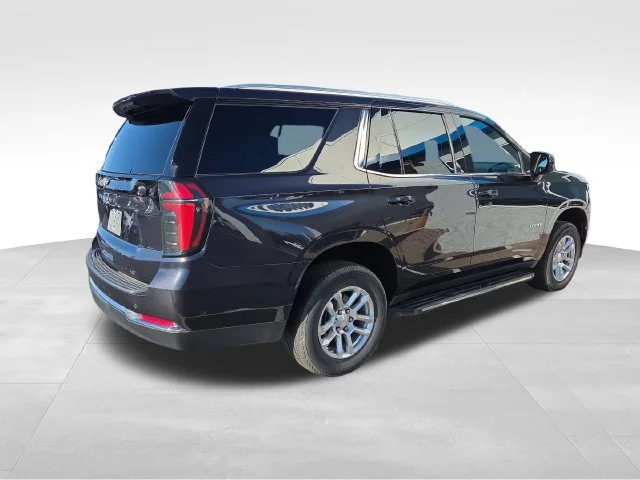 Used 2025 Dark Ash Metallic Chevrolet LT image 5