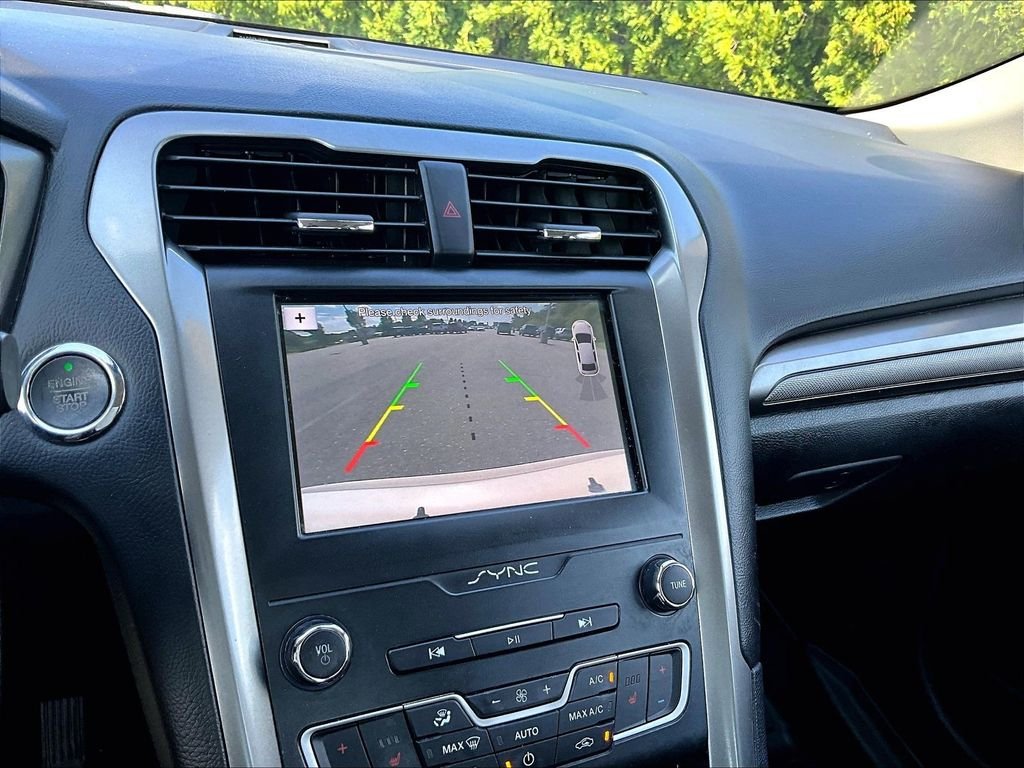 Used 2019 White Ford SE image 19