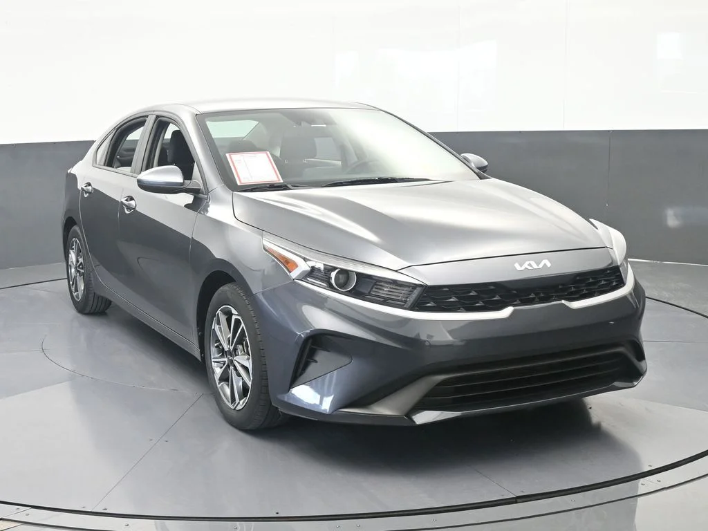 Used 2023 Gravity Gray Kia LXS image 9