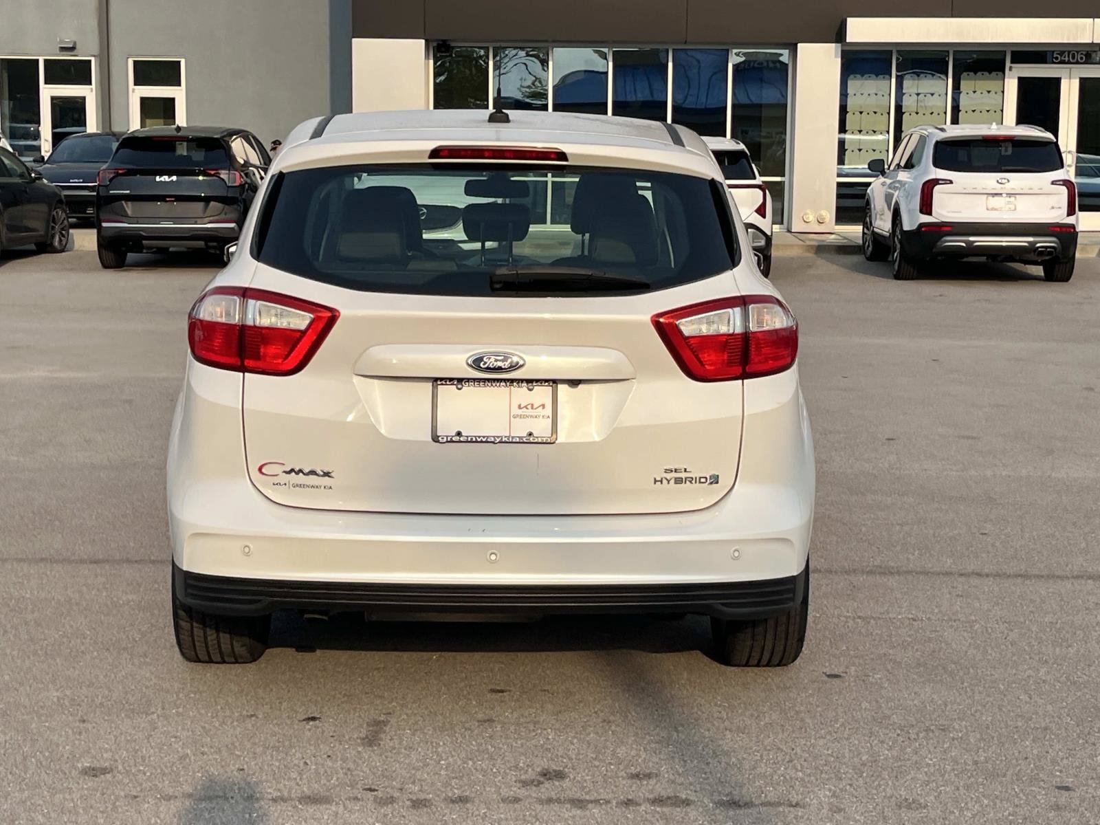 Used 2016 White Platinum Metallic Tri-Coat Ford SEL image 4