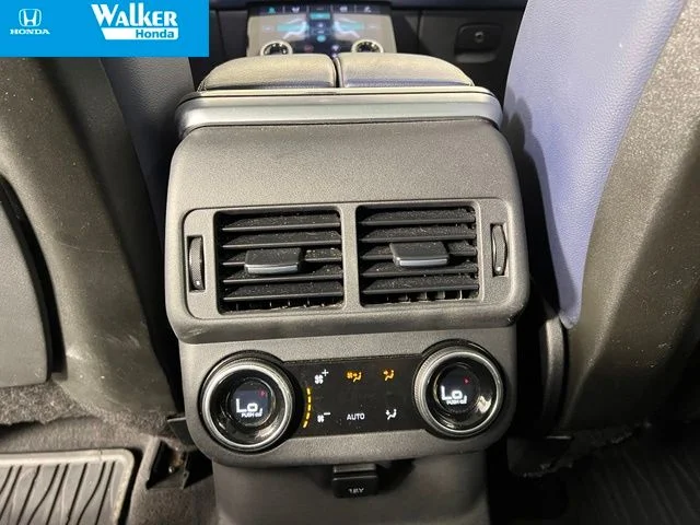 Used 2019 Black Land Rover SE R-Dynamic image 35