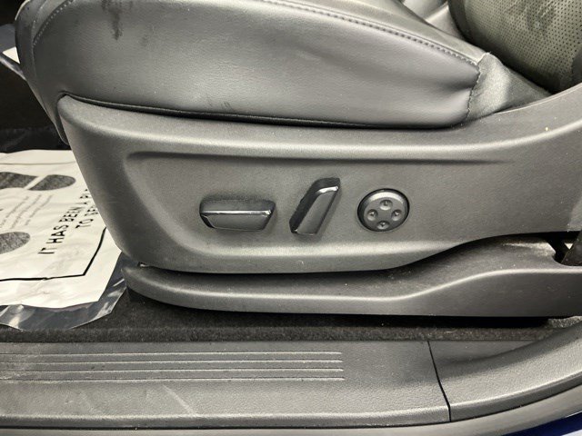 Used 2023 Deep Ocean Blue Pearl/Black Diamond Pearl Nissan ENGAGE image 29