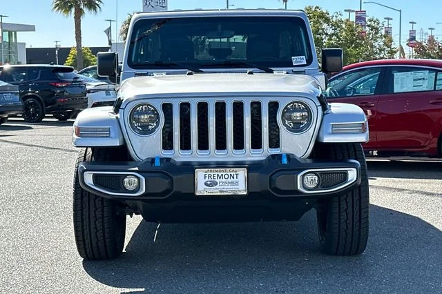 Used 2023 Silver Jeep Sahara 4xe image 9