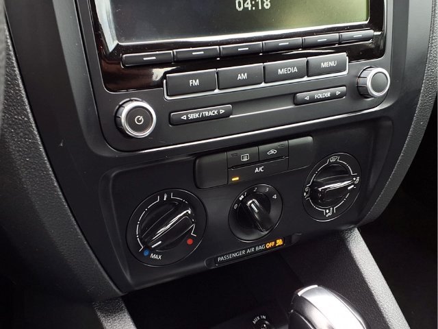 Used 2014 Gray Volkswagen 2.0L S image 8