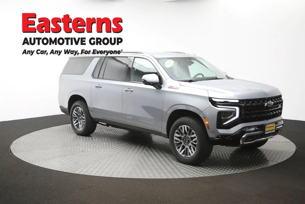 Used 2025 Gray Chevrolet Z71 image 53