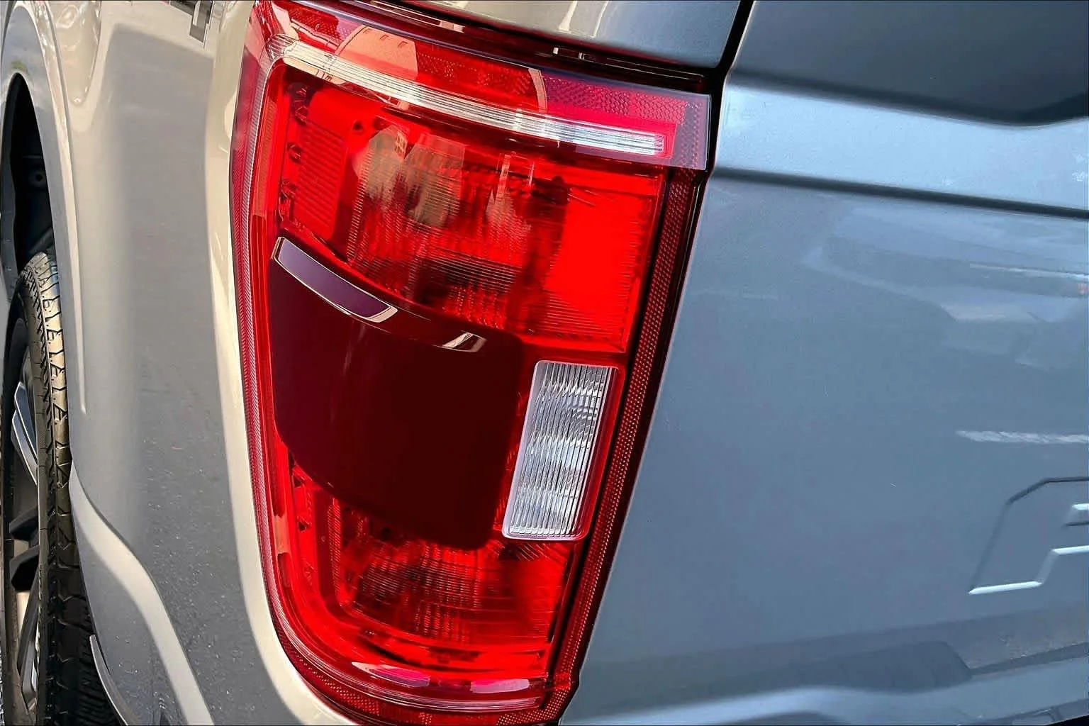 Used 2023 Iconic Silver Metallic Ford XLT image 54