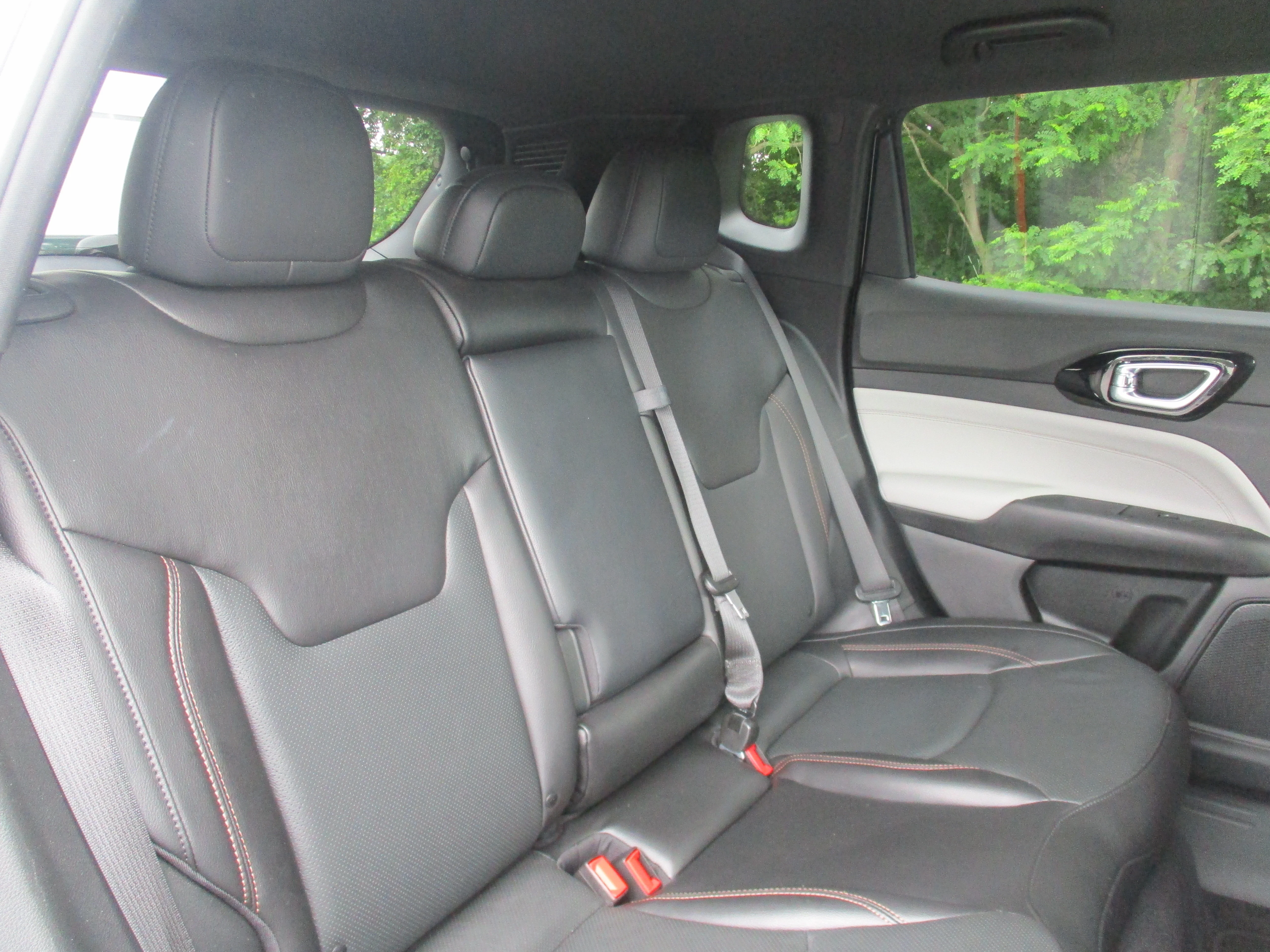Used 2023 Granite Crystal Metallic Clearcoat Jeep Limited image 40