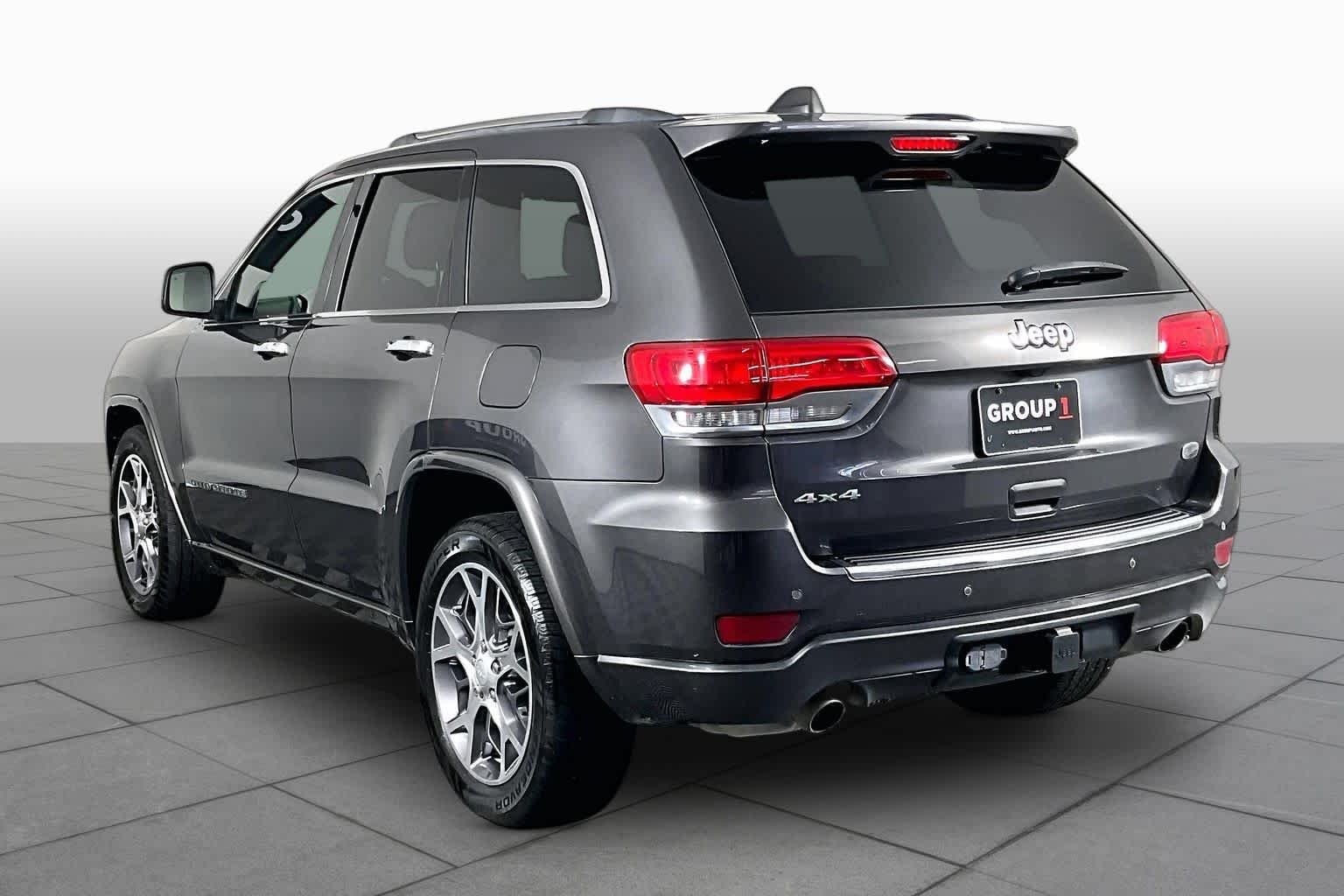 Used 2020 Granite Crystal Metallic Clearcoat Jeep Overland image 12