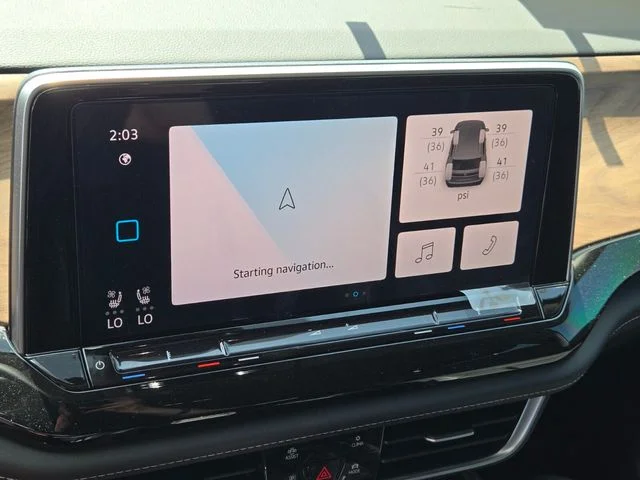 New 2026 Silver Volkswagen 2.0T SE w/Technology image 11