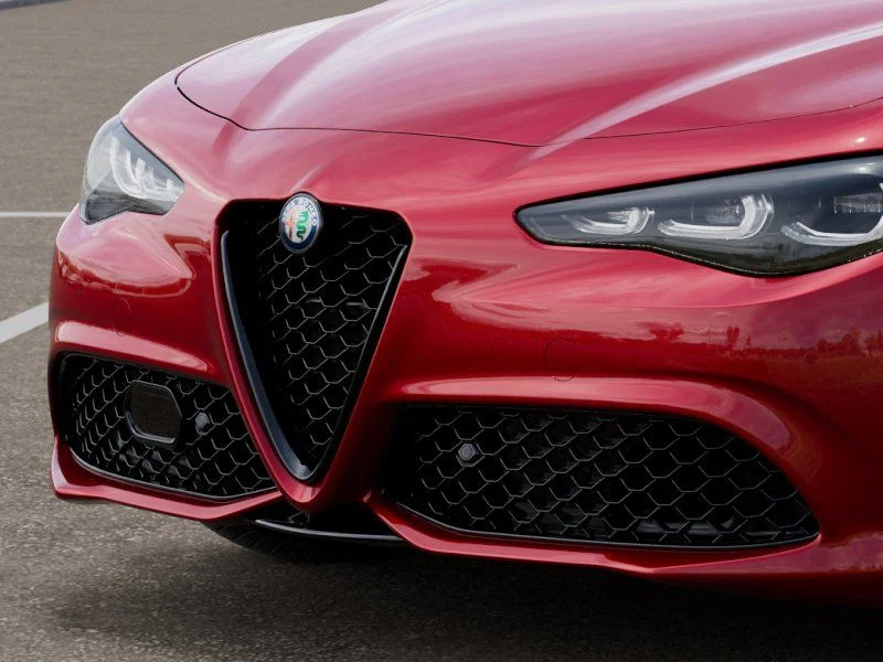 New 2025 Alfa Rosso (Red) Exterior Paint Alfa Romeo Base image 12