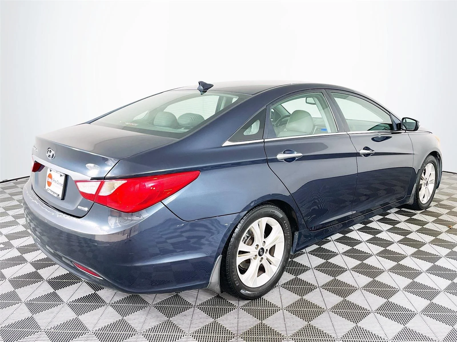 Used 2013 Pacific Blue Pearl Hyundai Limited PZEV image 9