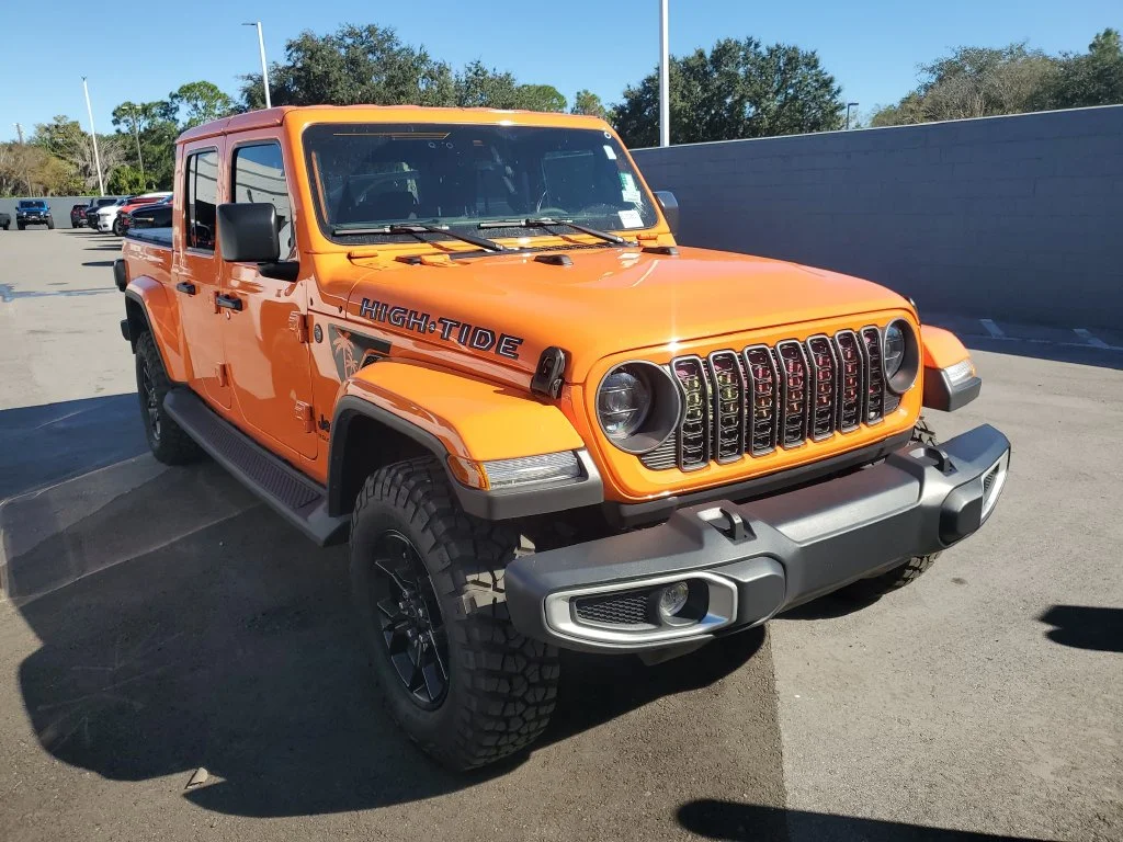 Used 2025 Orange Jeep High Tide image 1