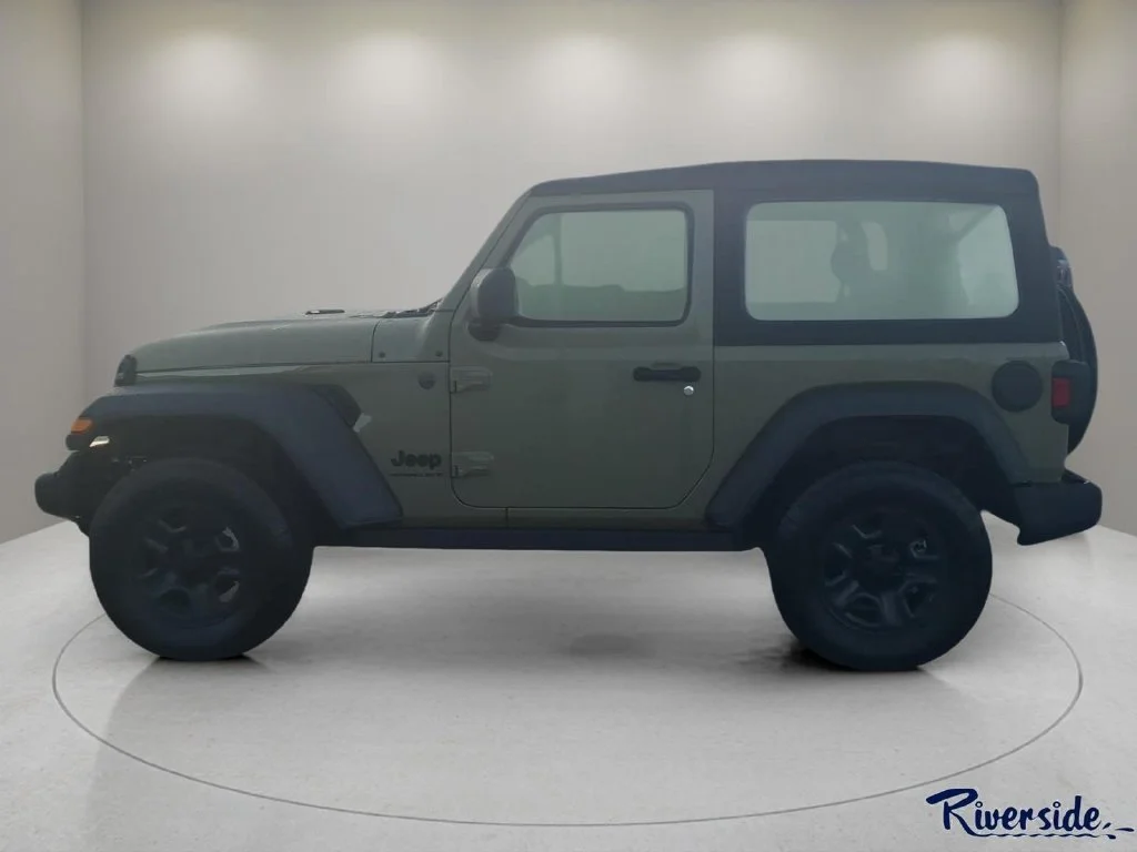 Used 2025 Green Jeep Sport image 5