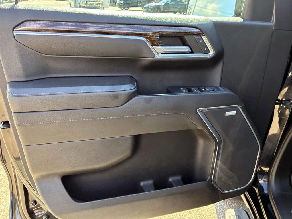 Used 2022 Black GMC Elevation image 22