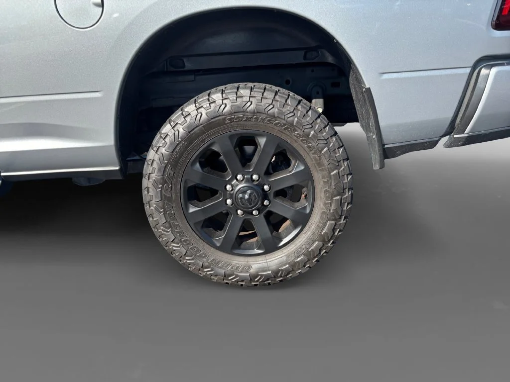 Used 2024 Silver Ram Laramie image 9