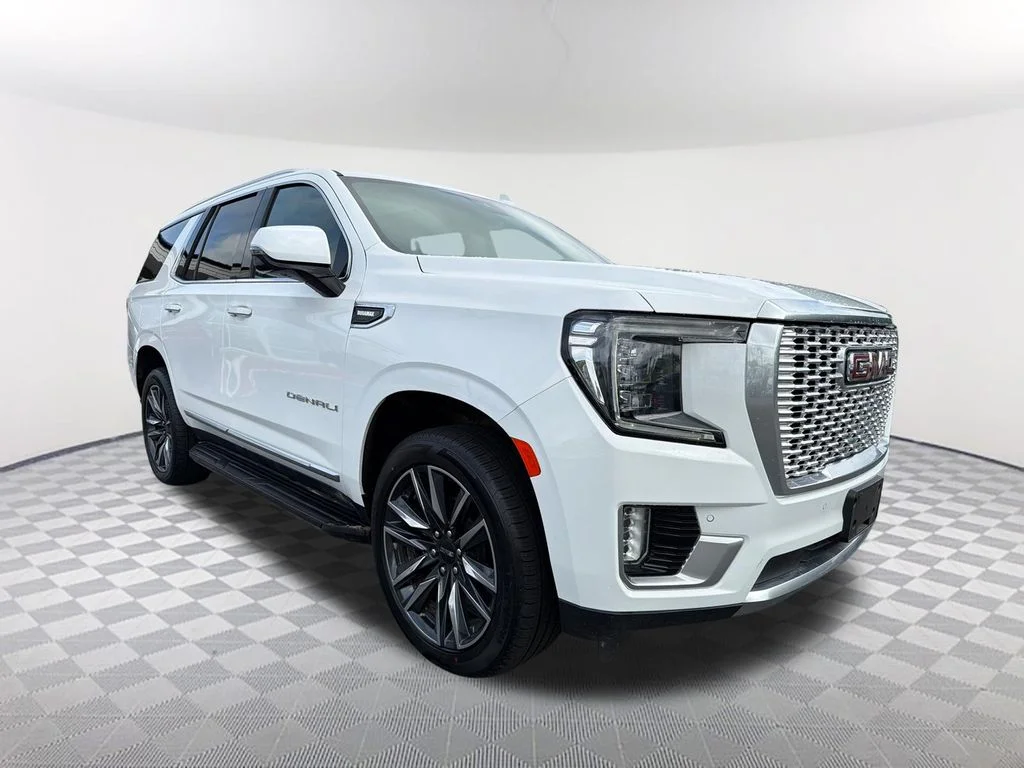 Used 2024 White GMC Denali image 3
