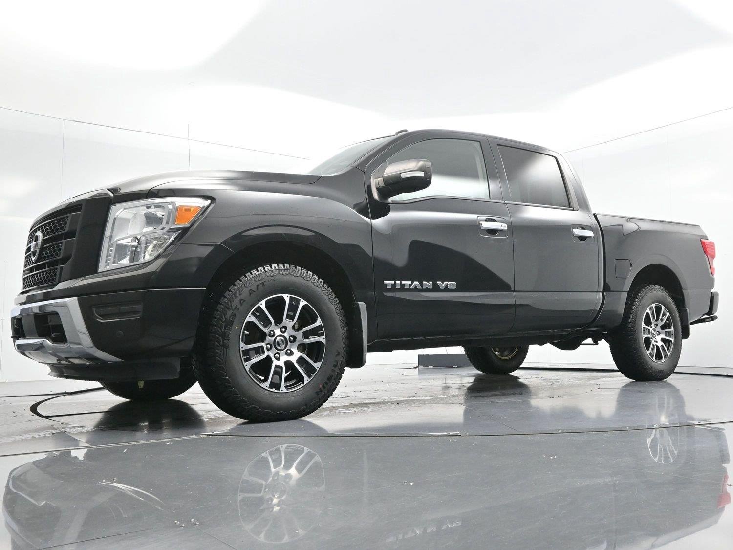 Used 2020 Super Black Nissan SV image 48