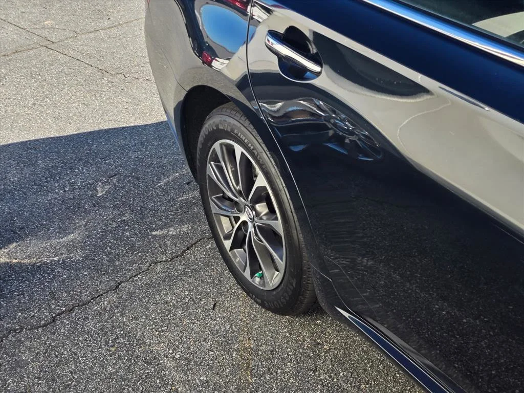 Used 2018 Gray Toyota XLE image 20