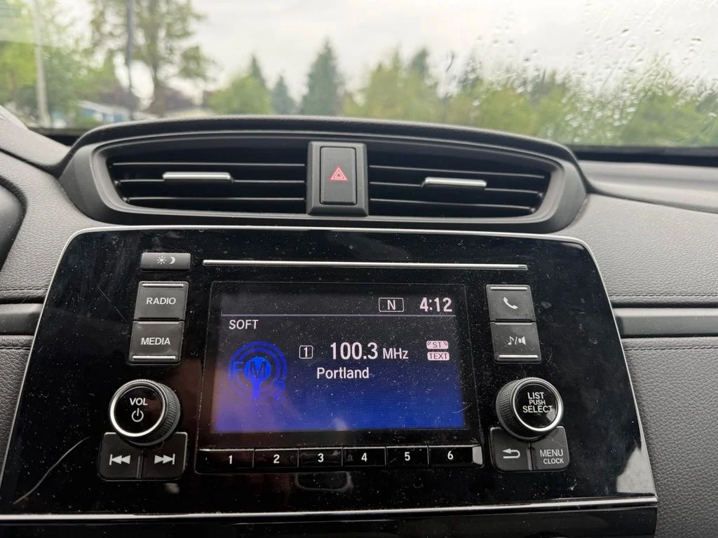 Used 2018 Lunar Silver Metallic Honda LX image 14