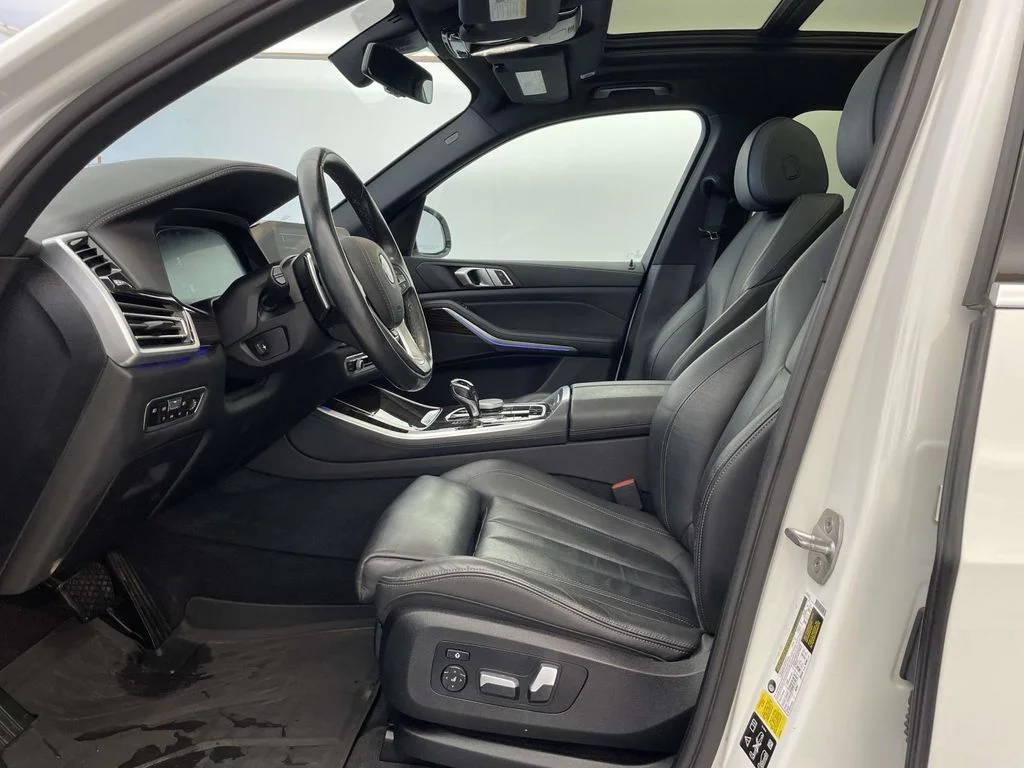 Used 2020 White BMW xDrive40i image 14