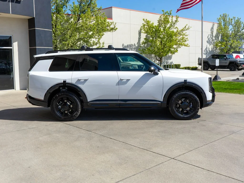 New 2027 Glacial White Pearl Kia X-Pro SX Prestige image 8