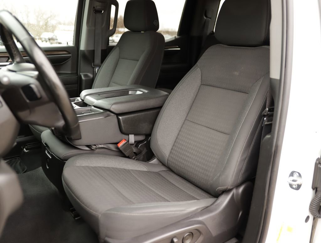 Used 2024 Summit White Chevrolet LT image 23