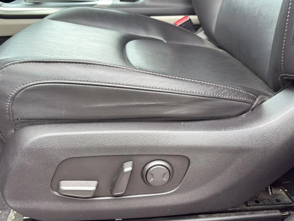 Used 2022 Deep Chroma Blue Kia LXS image 7