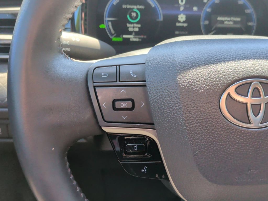 Certified Used 2025  Toyota XLE image 14