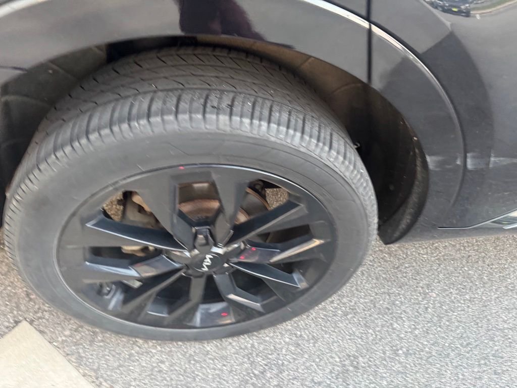 Used 2023 Black Kia SX image 13