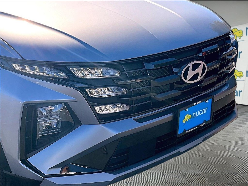Used 2025 Silver Hyundai SE image 33