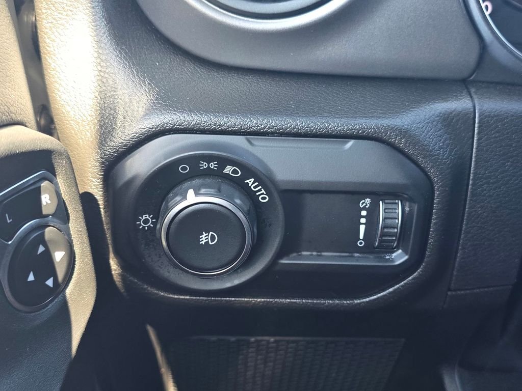 Used 2023 Gray Jeep Sport S image 34