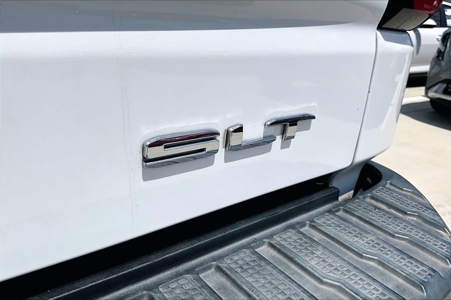 Used 2019 Summit White GMC SLT image 10