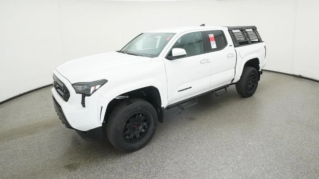2025 Toyota Tacoma SR5 - Photo 17