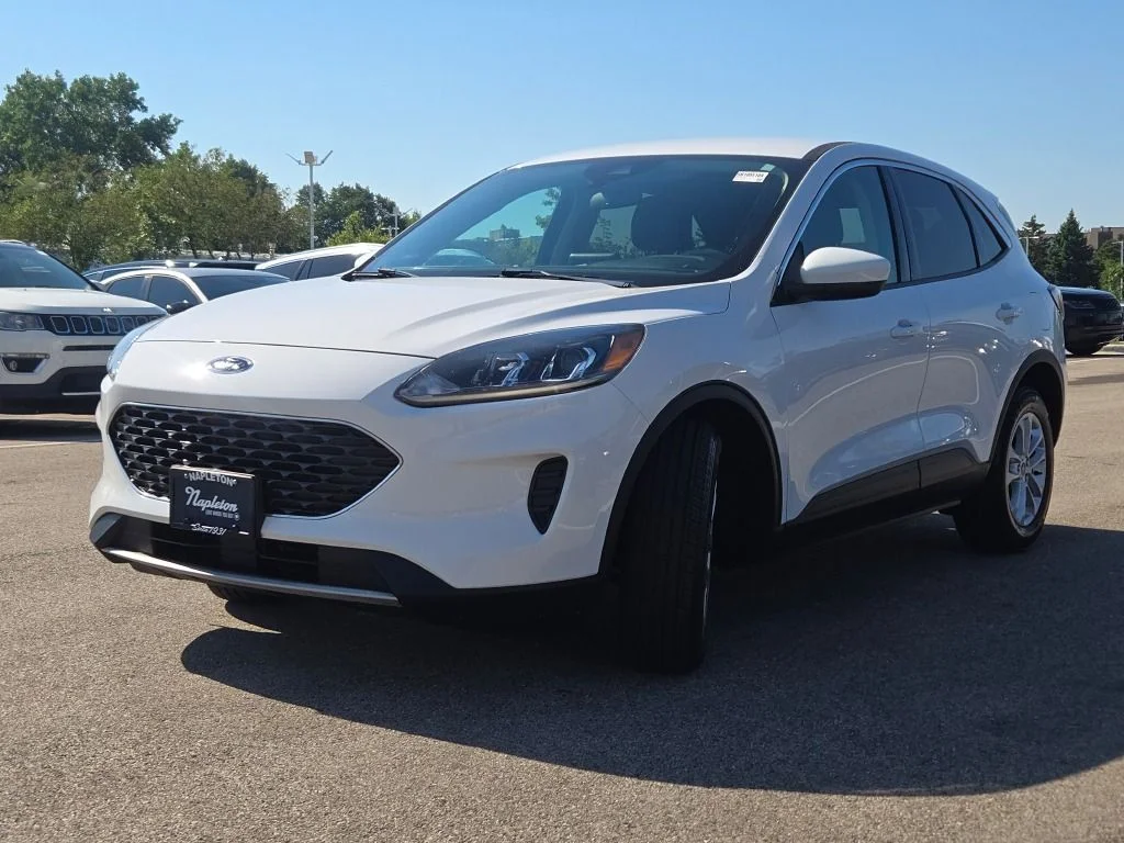Used 2020 White Ford SE image 6
