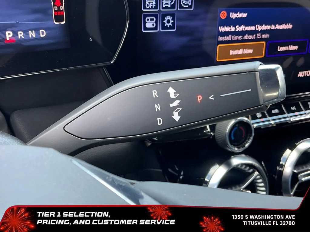 Used 2024 Summit White Chevrolet LT image 33