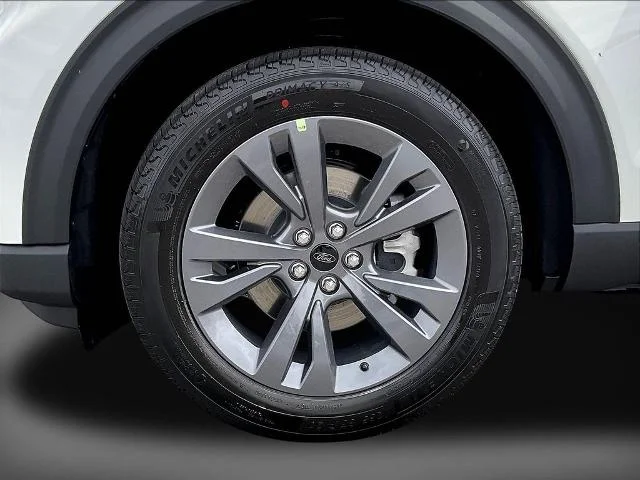 New 2026 Star White Metallic Tri-Coat Ford Active image 55